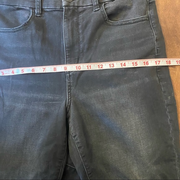 American Eagle Ripped Curvy Jeans - Picture 10 of 14